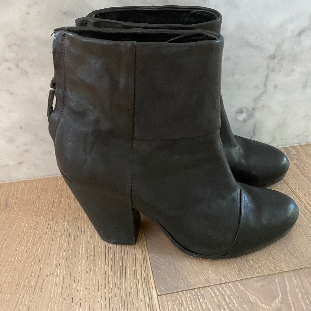Like NEW Rag & Bone Newbury Booties, Black sz 39
